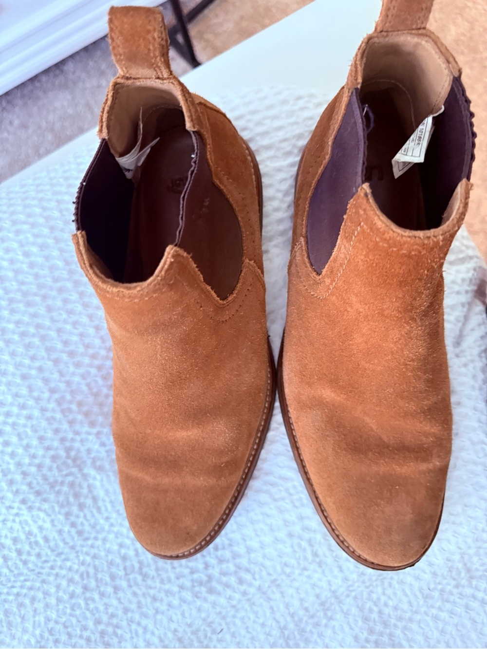 UGG Men’s Suede Chukka Boots in Chestnut Tan